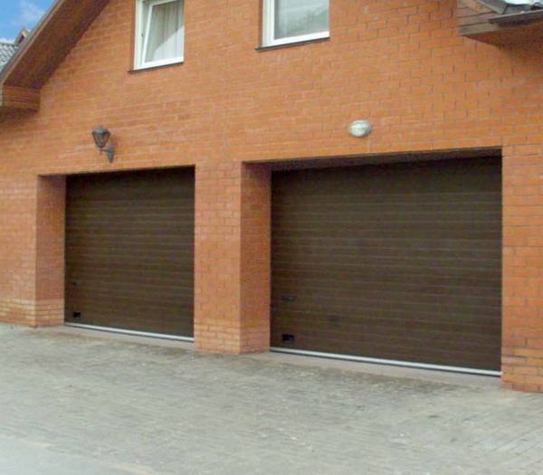 Usi de garaj model cu lini